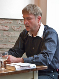 Reinhard Ammer liest den autobiografischen Text 'Der Holzweg hinter dem Schnauferlwirt' Reinhard Ammer